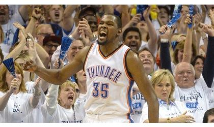 Durant scores 41 points, Thunder beat Spurs to tie series