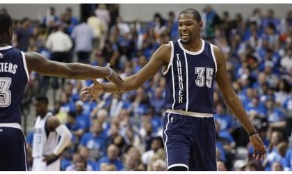 Durant rallies with 34, Thunder top Mavs 131-102, lead 2-1