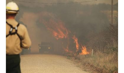 Wildfire burns across thousands of acres in Kansas, Oklahoma