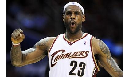 LeBron leads Cleveland to victory over Thunder