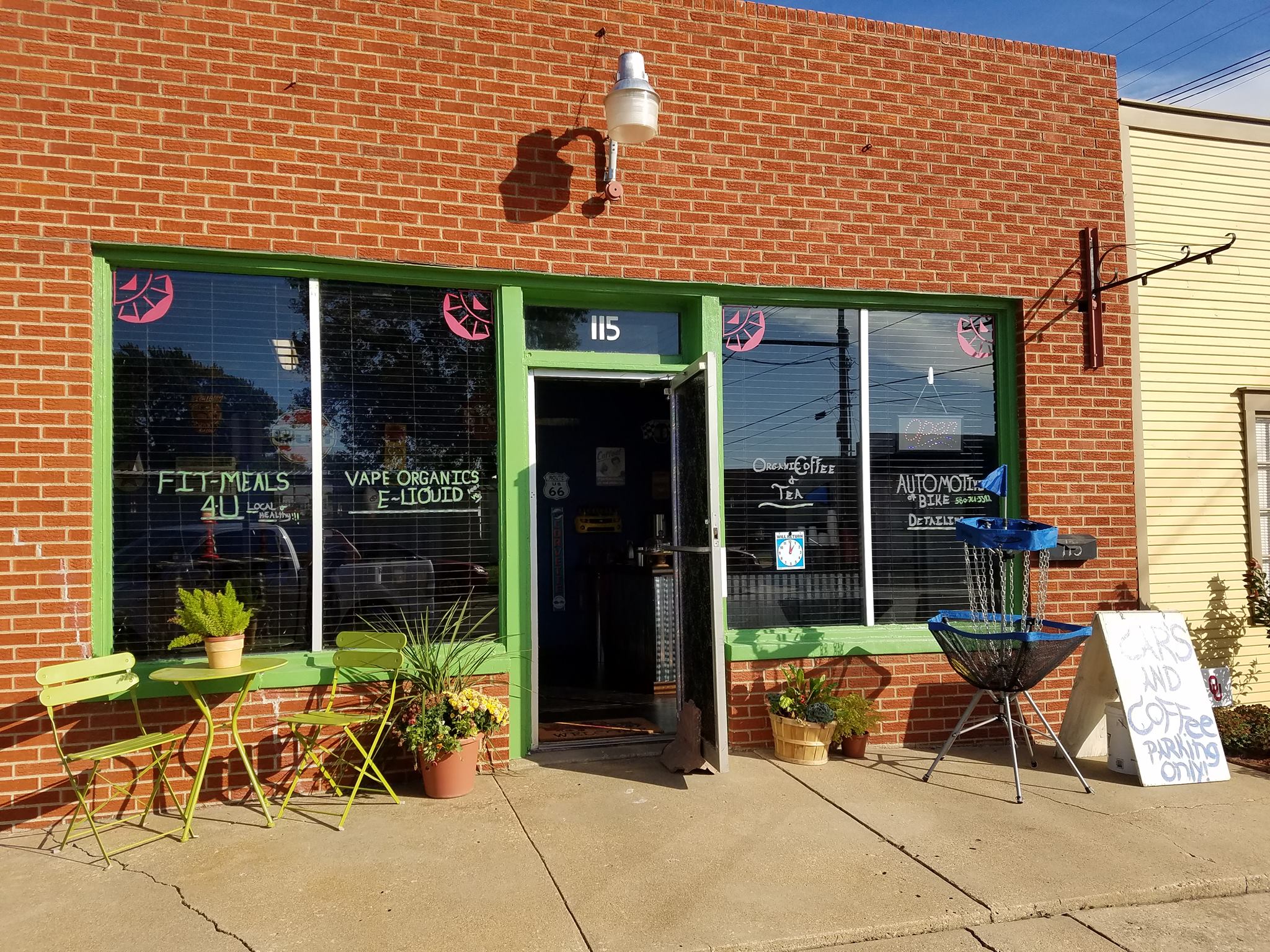 Organic coffee shop opens on North Pine