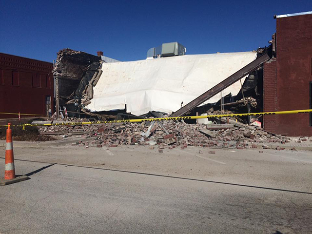 Collinsville restaurant collapses after accident