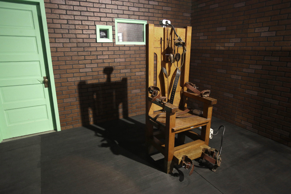 Oklahoma House passes bill ending electric chair executions