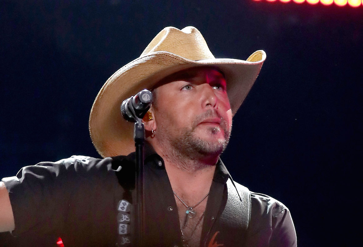 COUNTRY SINGER JASON ALDEAN ENDS CONCERT EARLY AFTER SUFFERING HEAT STROKE ON STAGE