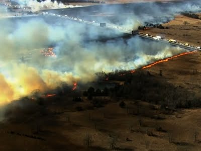 Firefighters battle grass fires in central Oklahoma