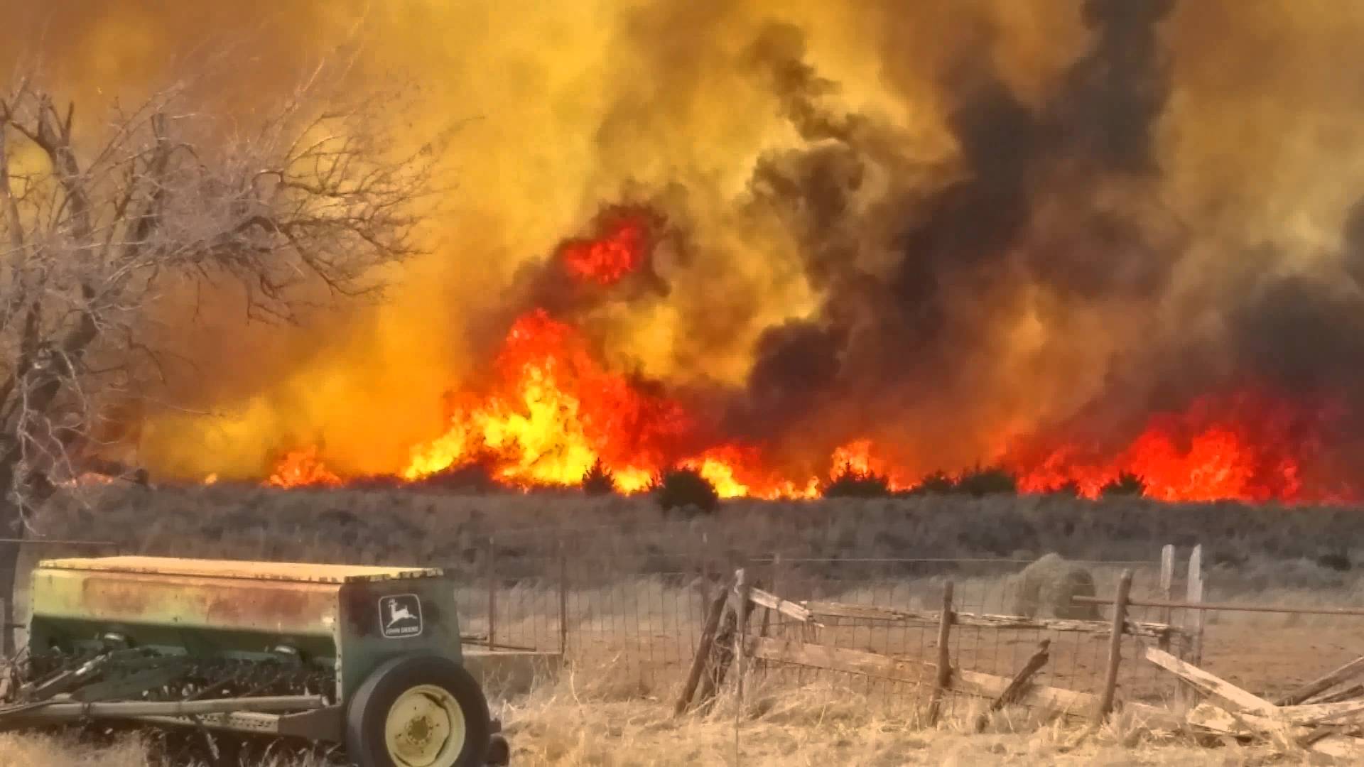 Wildfires burn homes, force evacuations in Oklahoma