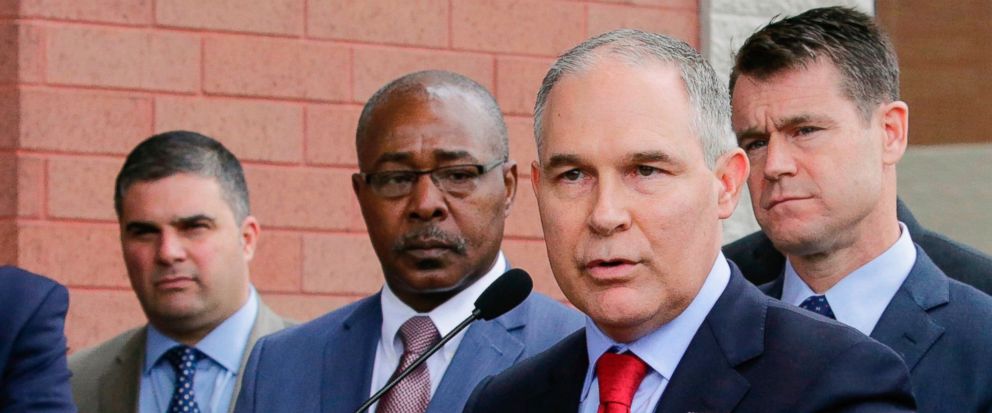2 top aides leave EPA amid ethics investigations