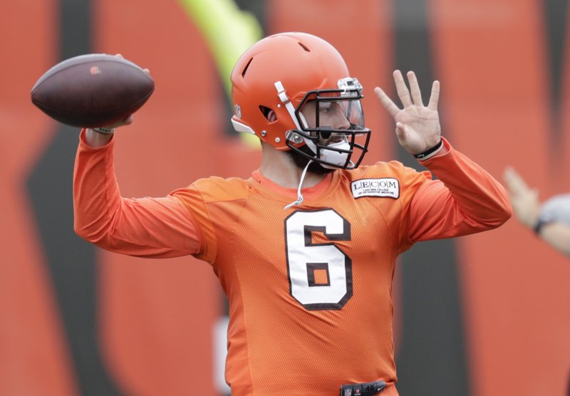 Browns rookie QB Mayfield signs contract, avoids holdout