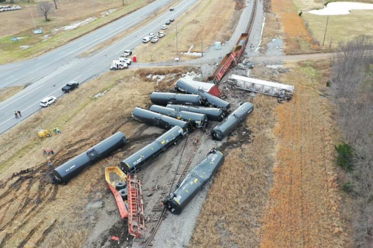 Federal agency investigating southeast Oklahoma derailment