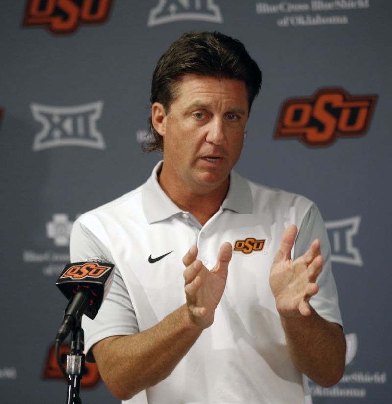 Gundy’s contract extended through 2023, with $125,000 raise