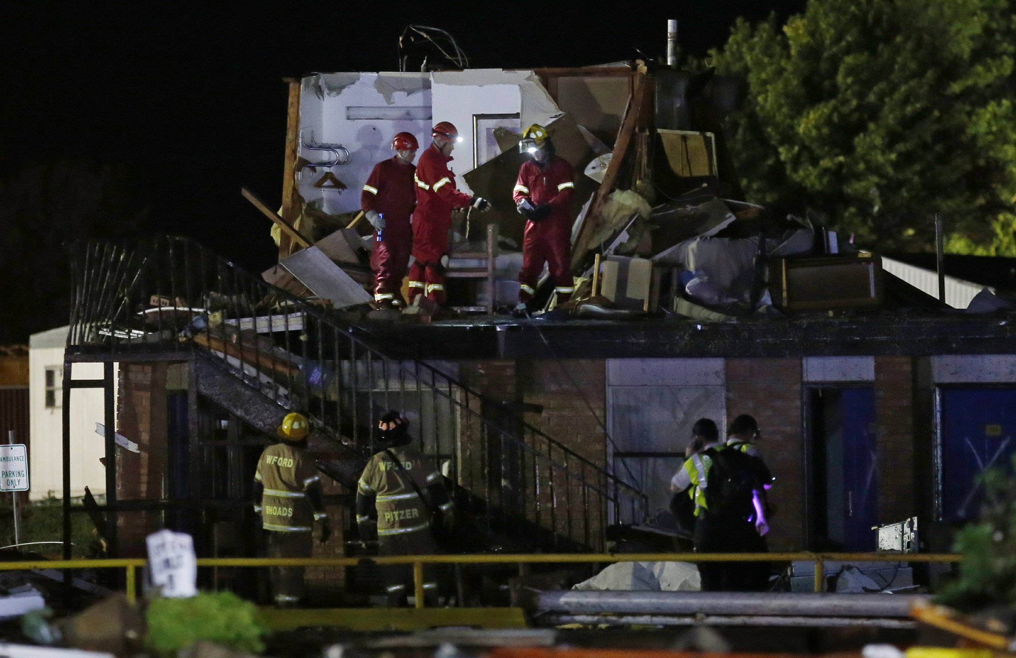 Official: Likely tornado destroys motel in Oklahoma