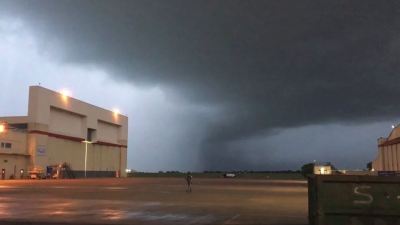 Tornado touches down near Tulsa airport