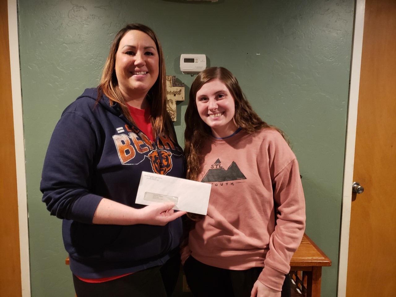 Po-Hi Student Council Presents Check to Peachtree Landing