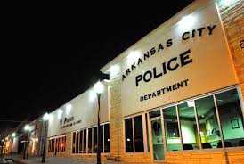 Arkansas City police apprehend homicide suspect after manhunt