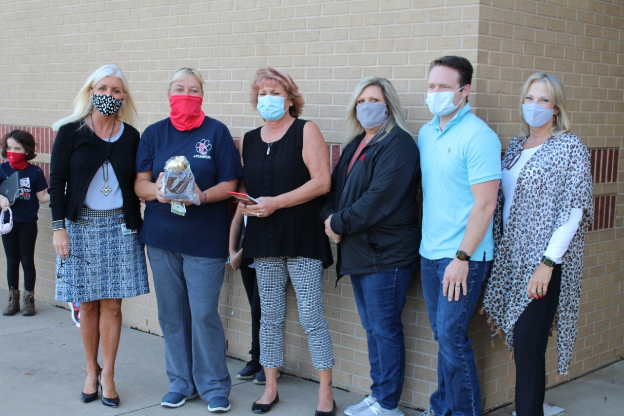 Union Elementary Teacher Melisa Smith Selected for September Golden Apple Award