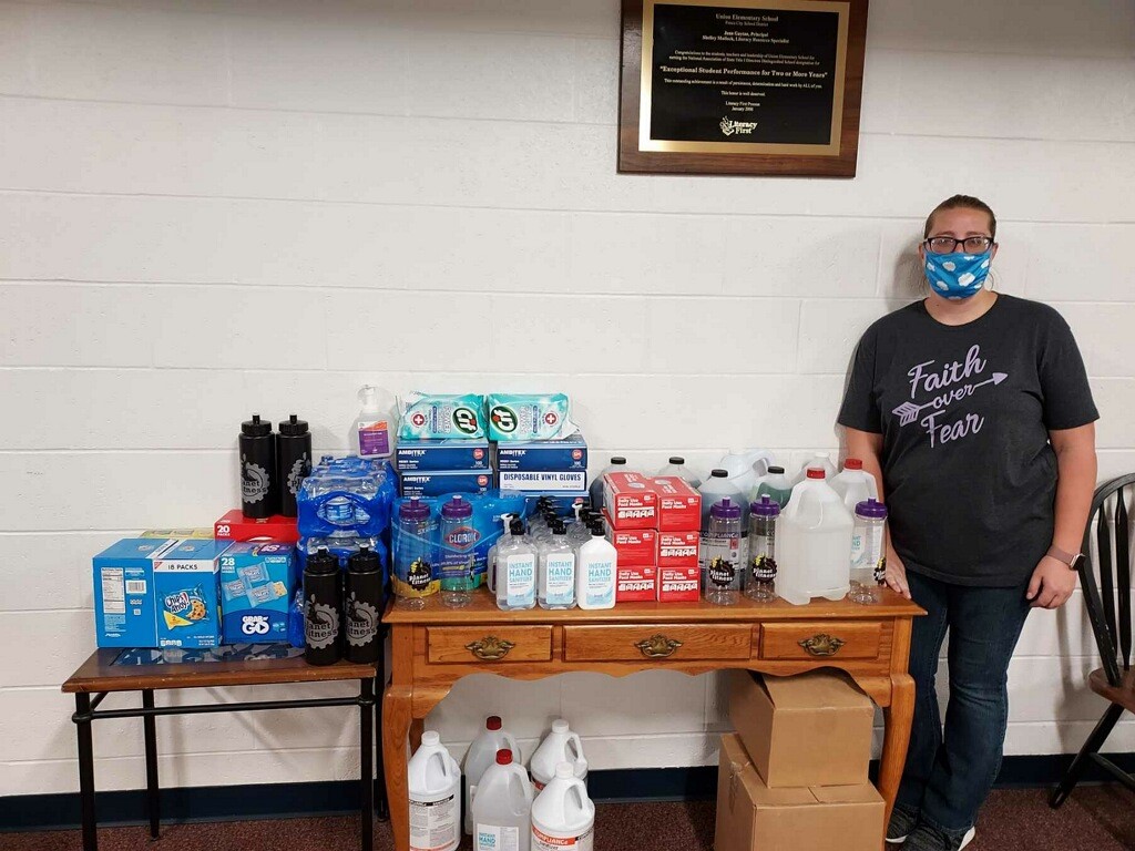 Planet Fitness makes donation to Union Elementary