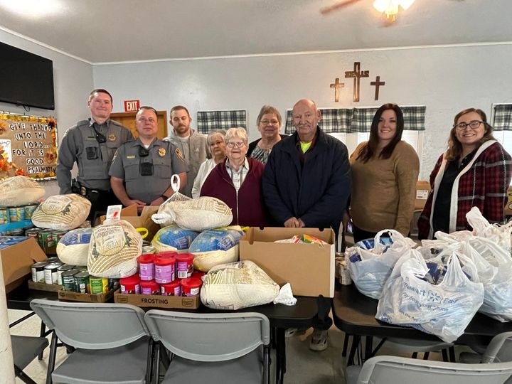 Blackwell FOP and City of Blackwell donate food to House of Prayer