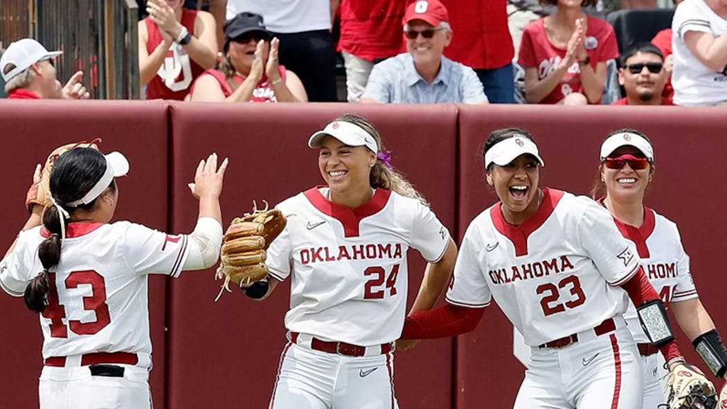 RECORD-BREAKING WIN SENDS OU SOFTBALL TO WOMEN’S COLLEGE WORLD SERIES