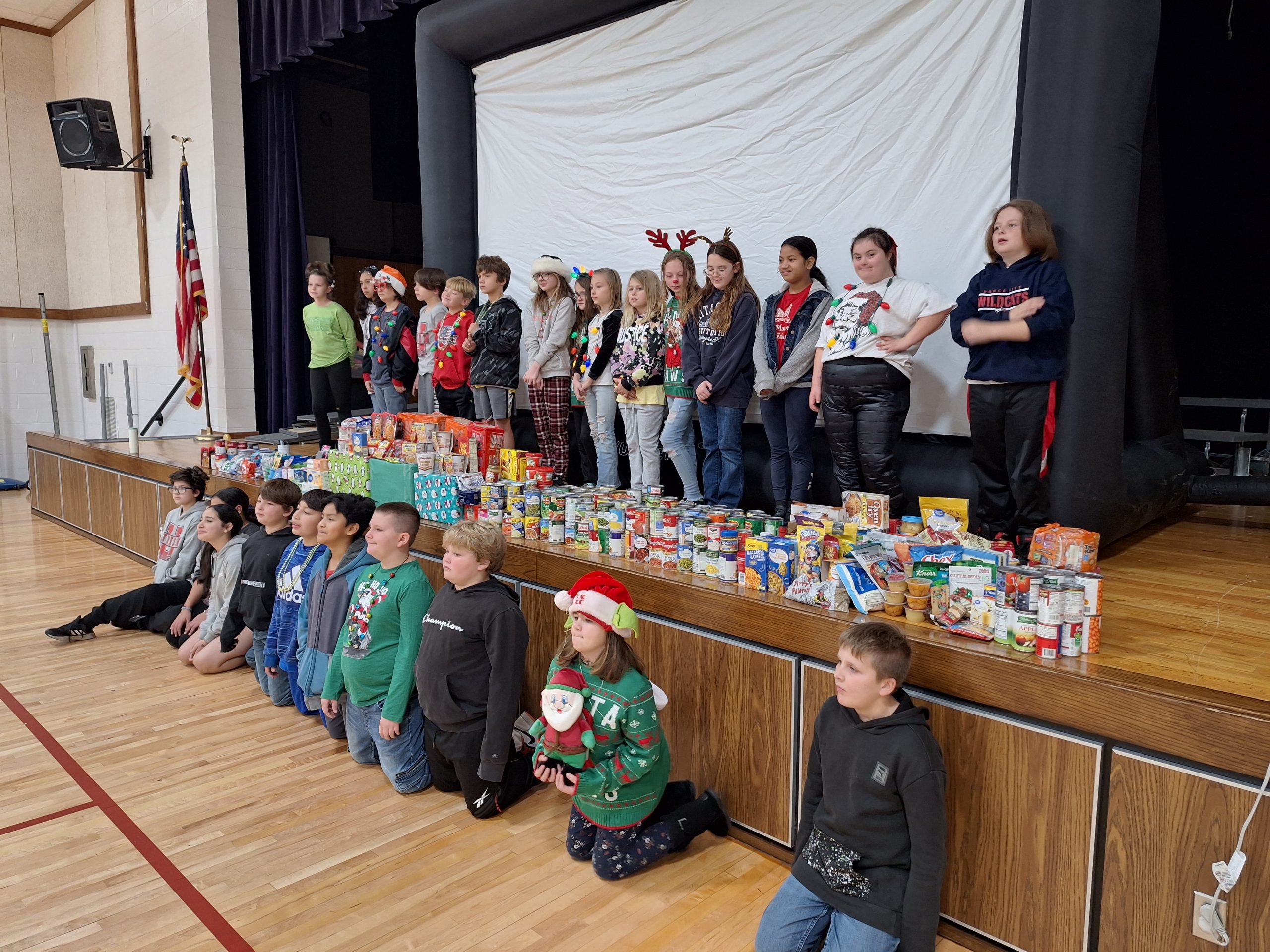 Union Elementary Donates to Blessings Box