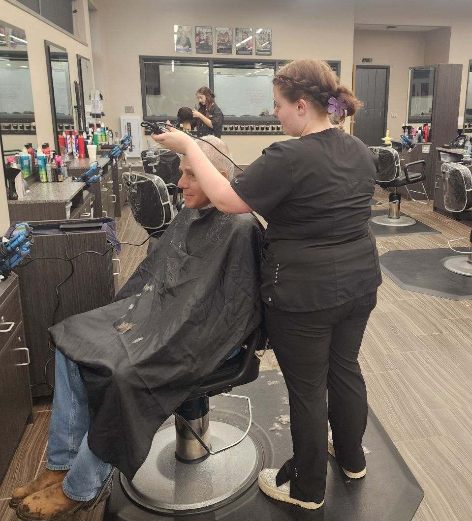 Clips for a Cause Raises Funds for the American Legion