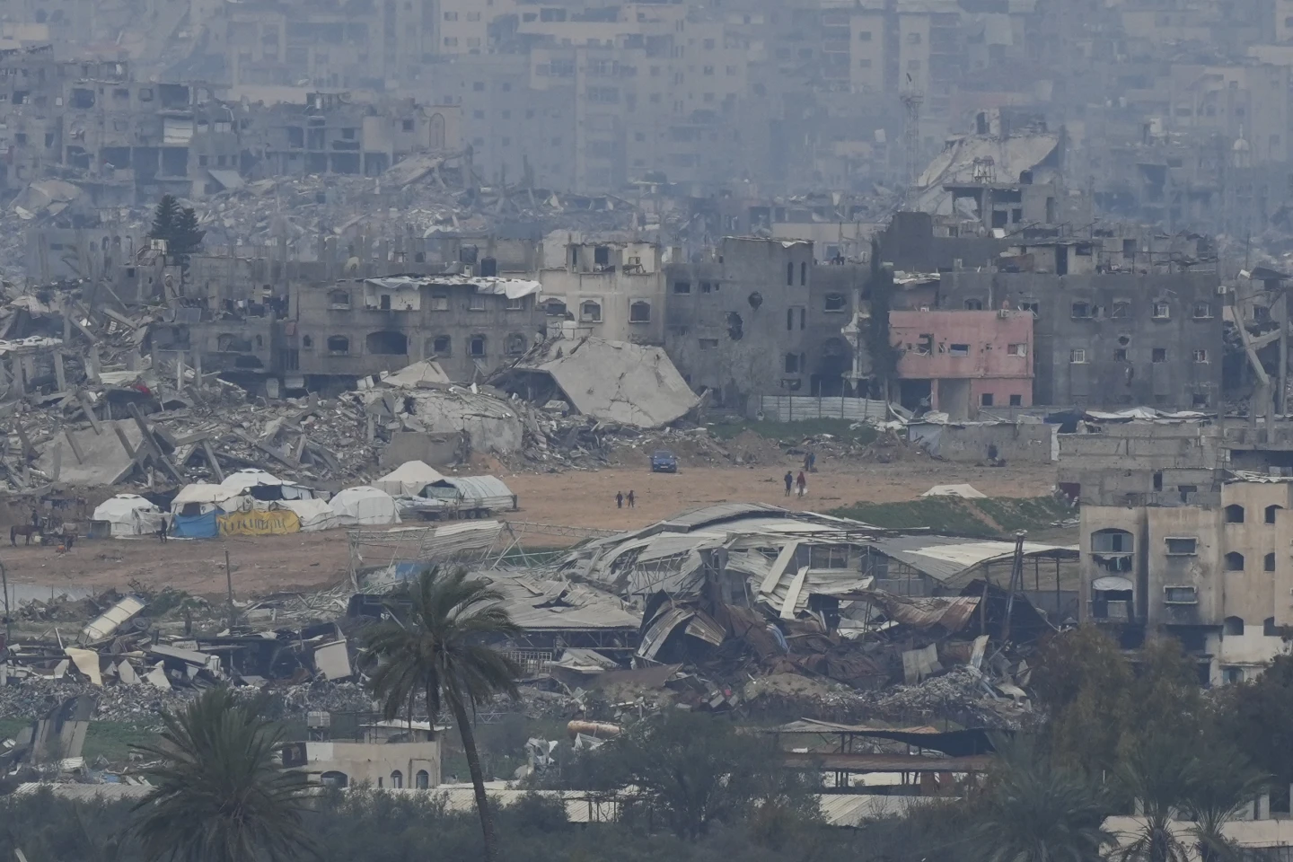 Hamas and Israel Exchange Hostages and Prisoners, as Israel Withdraws From Key Corridor