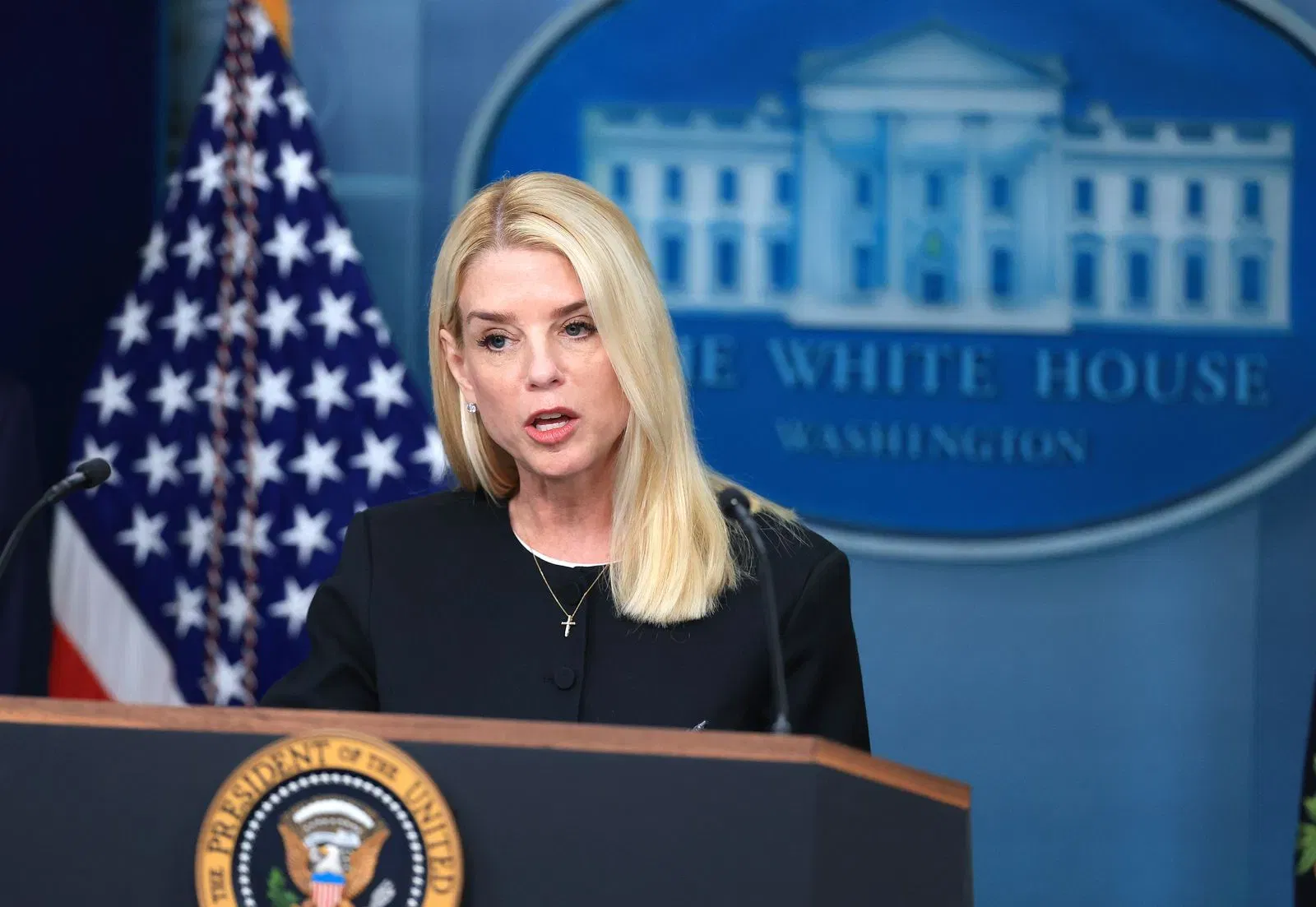 AG Pam Bondi announces arrest of 2,700 Venezuelan Tren de Aragua gang members in U.S.