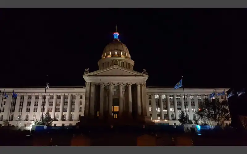 Senate approves bill to end the shutdown, sending it to the House