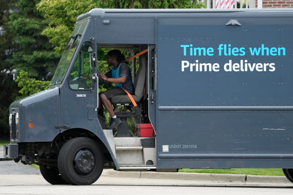 Amazon offers 1-hour and 3-hour deliveries for US customers willing to pay an extra charge