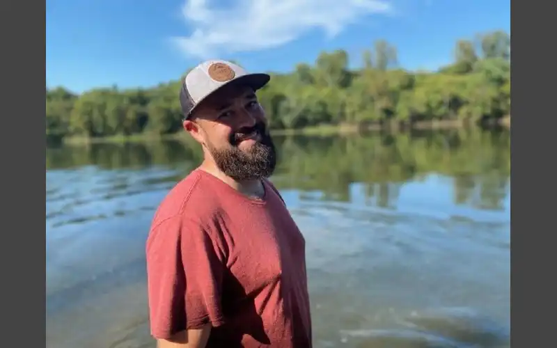 An Arkansas man accused of killing his daughter’s alleged abuser wins GOP sheriff’s nomination