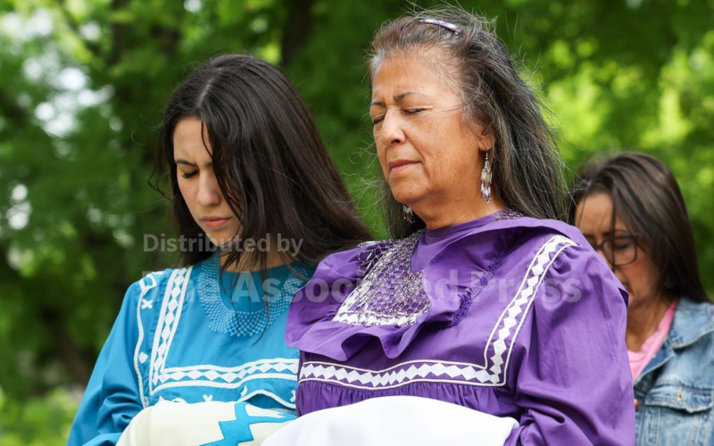 Descendants of Choctaw code talkers gather in Fort Worth for historical marker unveiling
