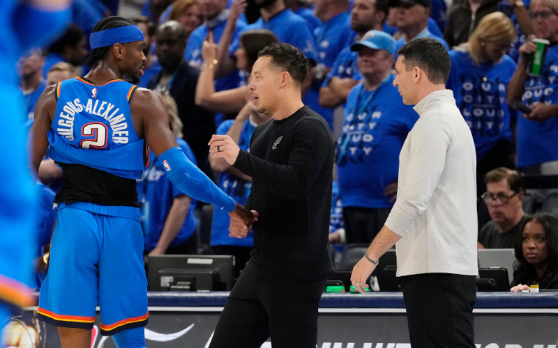 Gilgeous-Alexander tips his cap after Thunder fall to Spurs in Game 7 to end their title reign