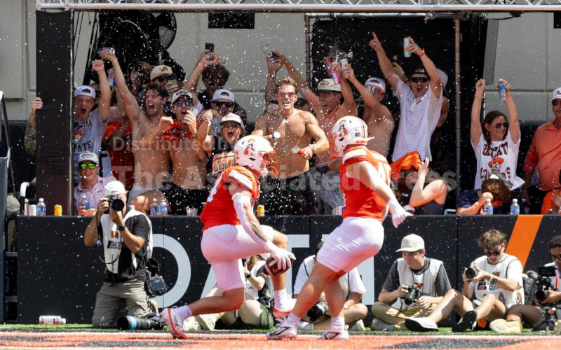 OSU stuns No. 6 Oregon 39-31, ending 21-game skid against FBS opponents