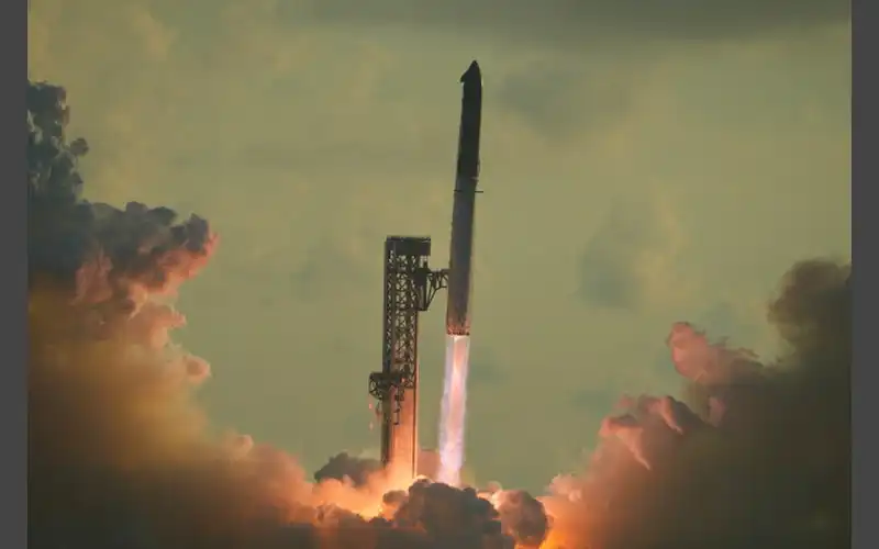 SpaceX’s supersized Starship launches into orbit for the first time but flight ends early