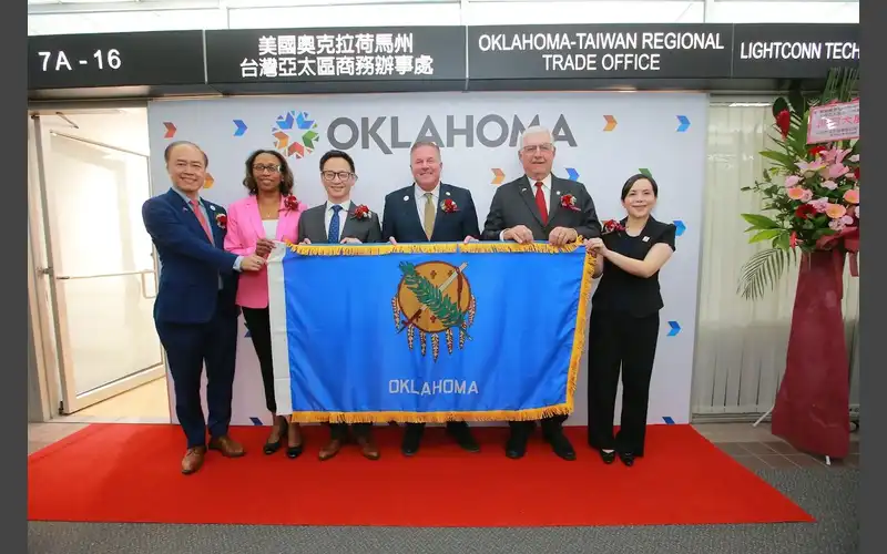 Pro Tem Paxton and Sen. Pederson Celebrate Opening of Taiwan Regional Trade Office
